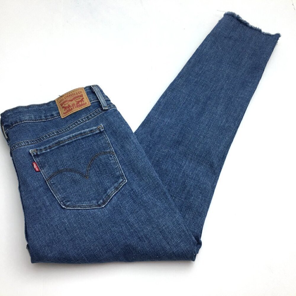 Levi's 711 Women's Skinny Jeans Distressed Frayed Hems Stretch size 33 x 29